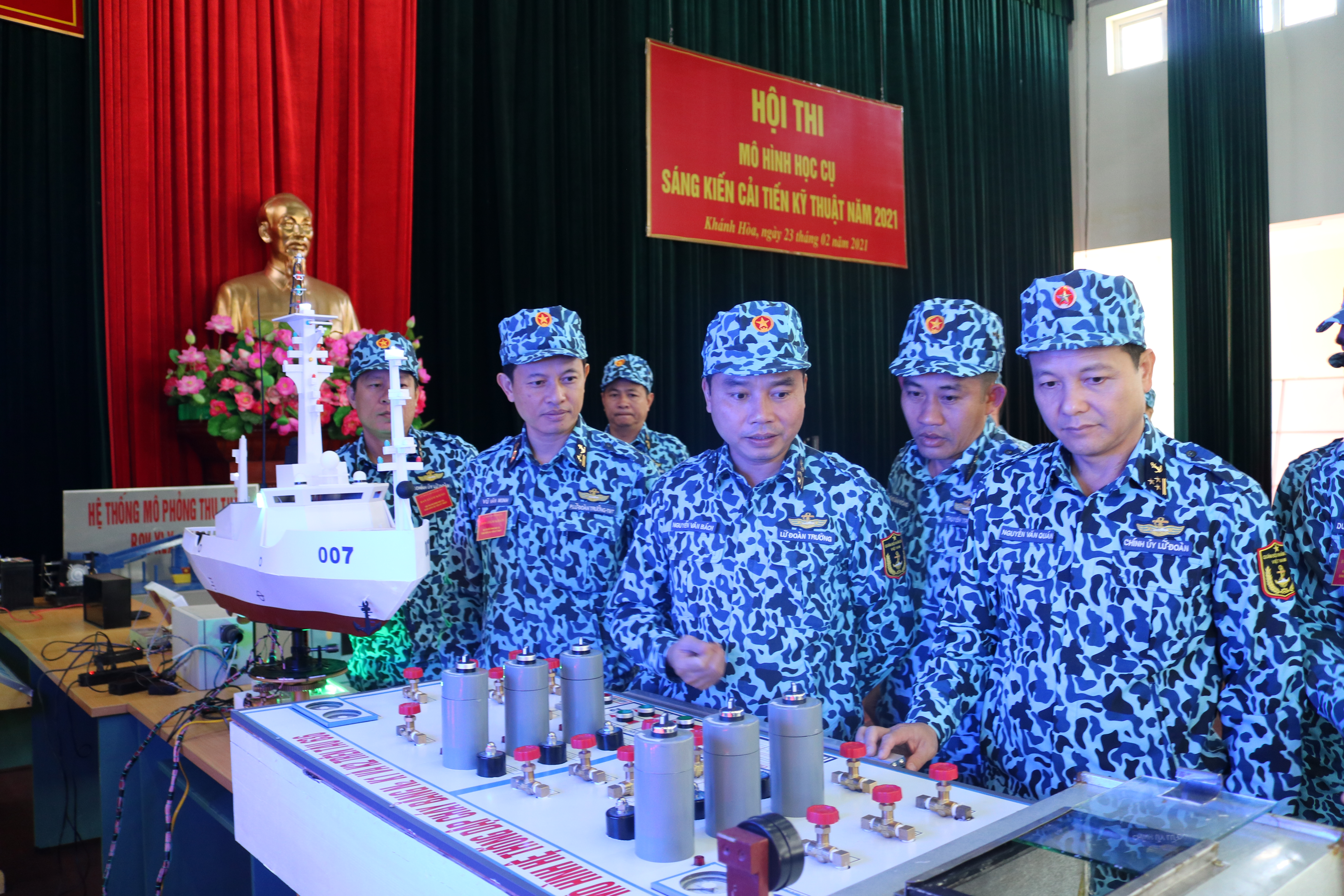 Hội thi mô hình học cụ, sáng kiến cải tiến kỹ thuật tại Lữ đoàn Tàu ngầm 189 Hải quân 